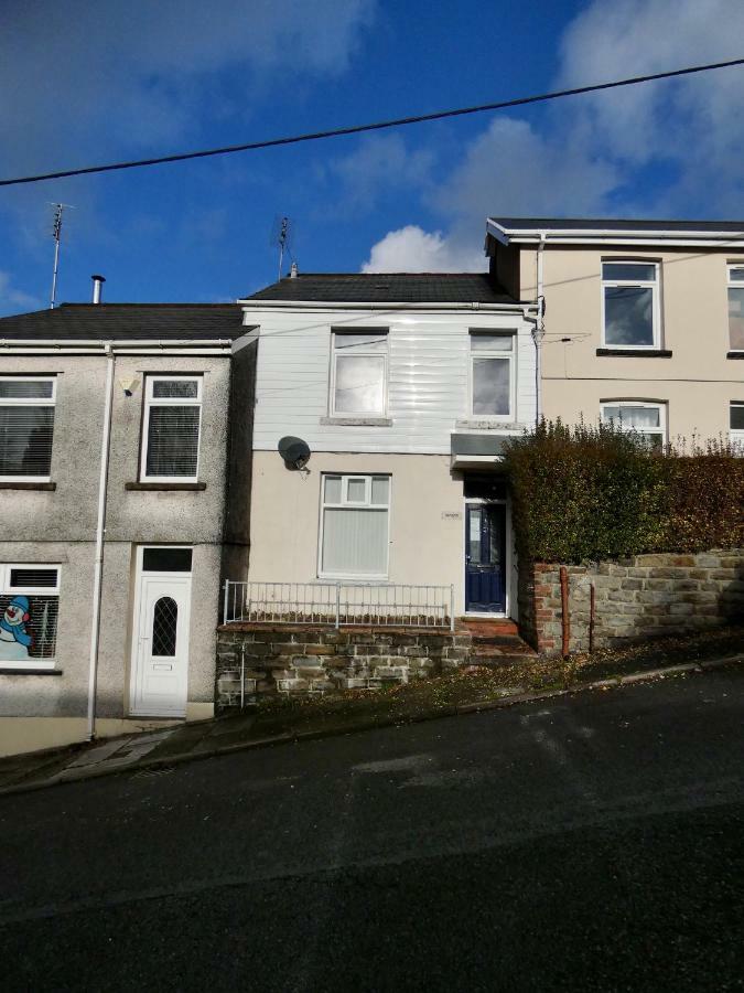 Hill Breeze House Hotel Merthyr Tydfil Eksteriør billede